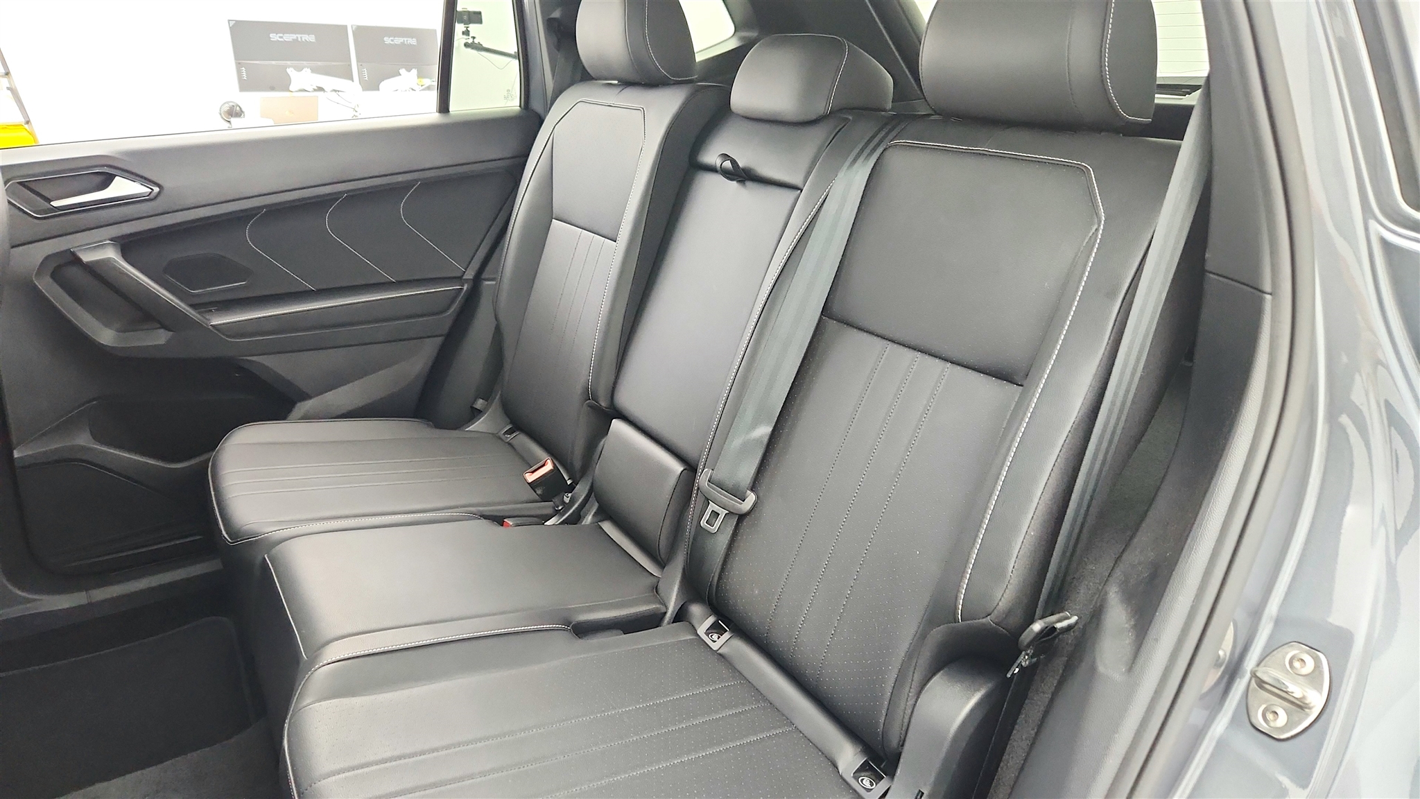 2023 Volkswagen Tiguan SE R-Line Black photo 33