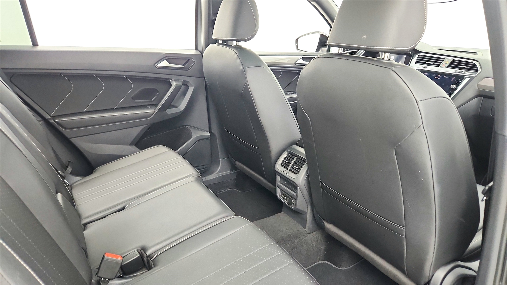 2023 Volkswagen Tiguan SE R-Line Black photo 36