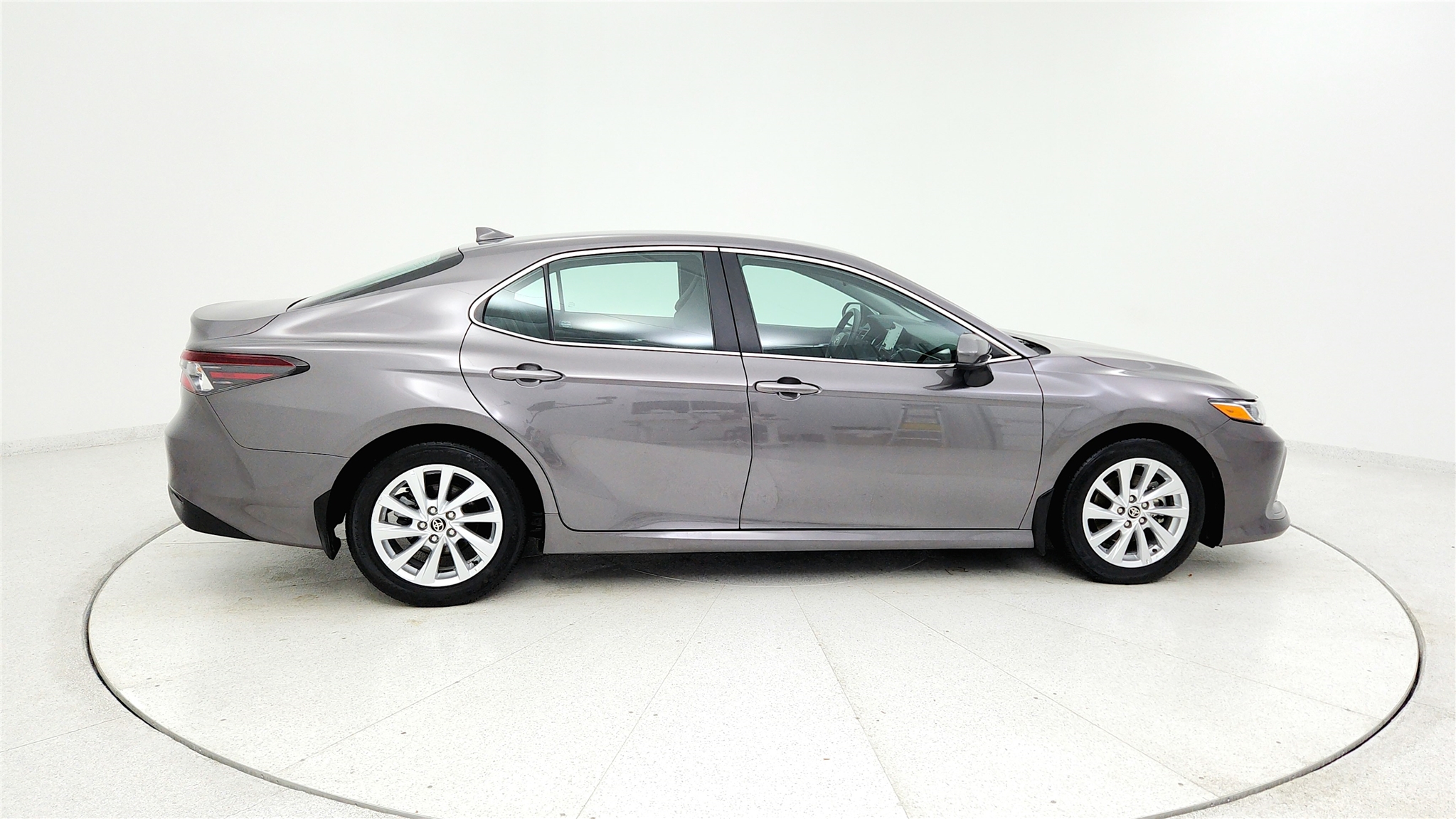 2023 Toyota Camry LE photo 5