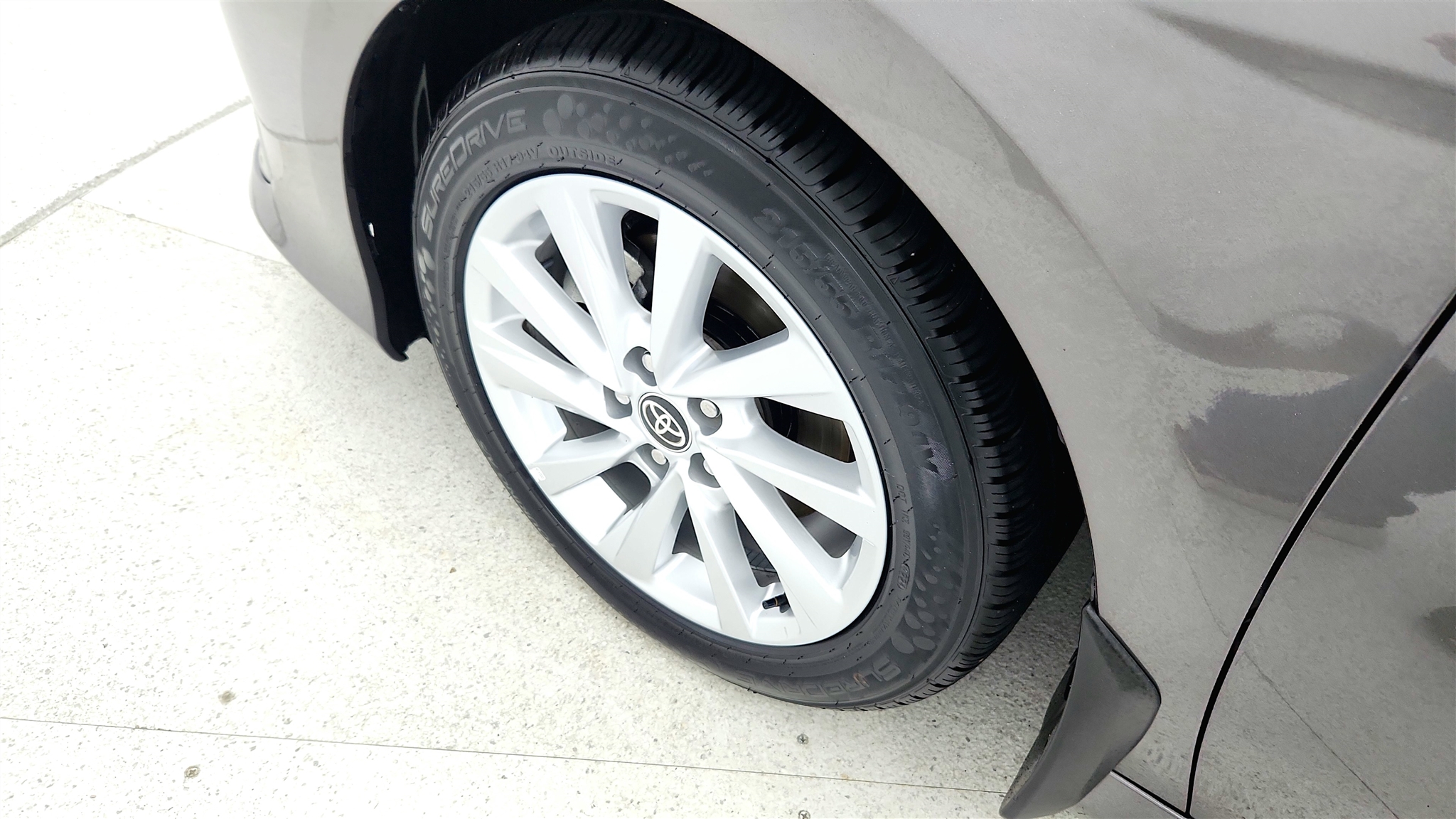 2023 Toyota Camry LE photo 25