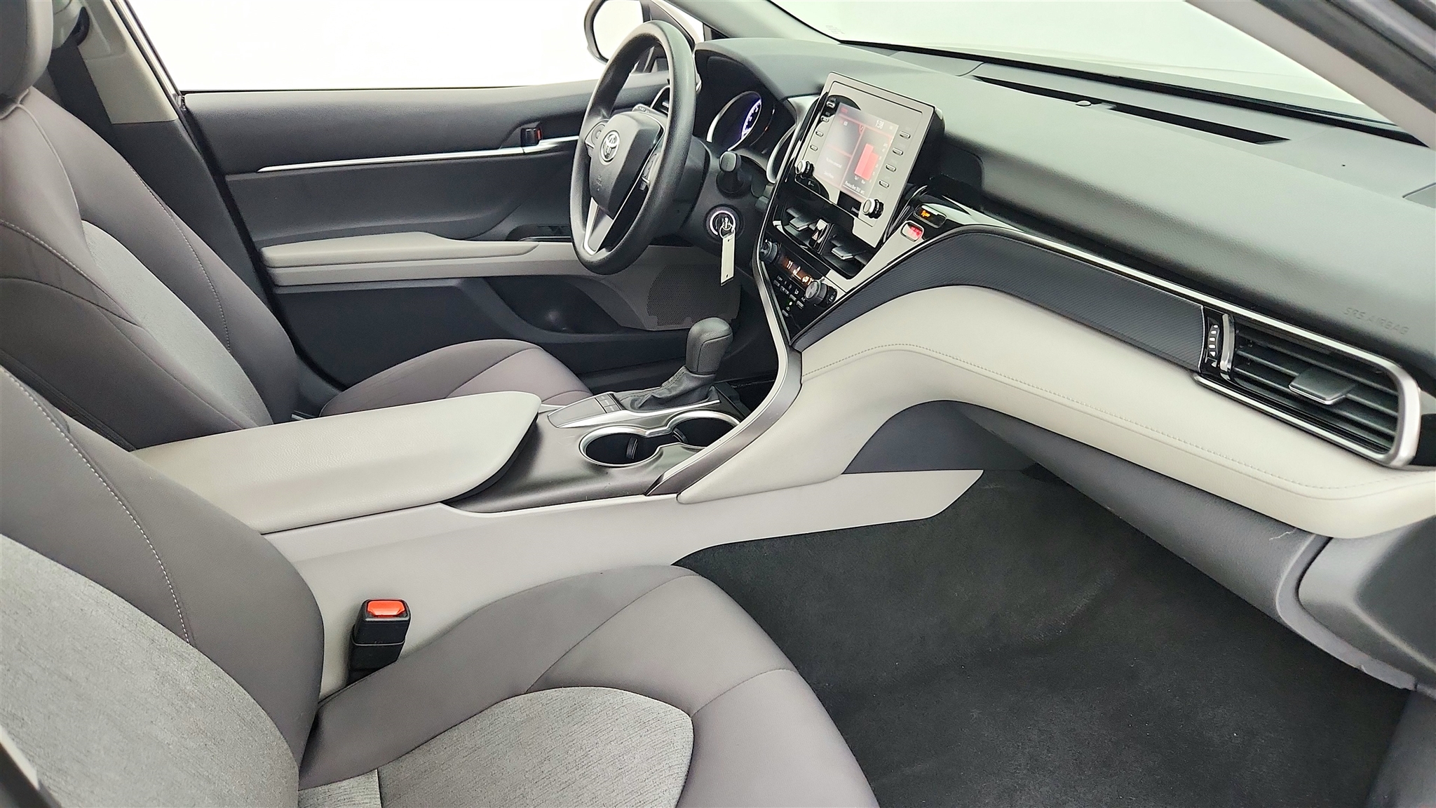 2023 Toyota Camry LE photo 38