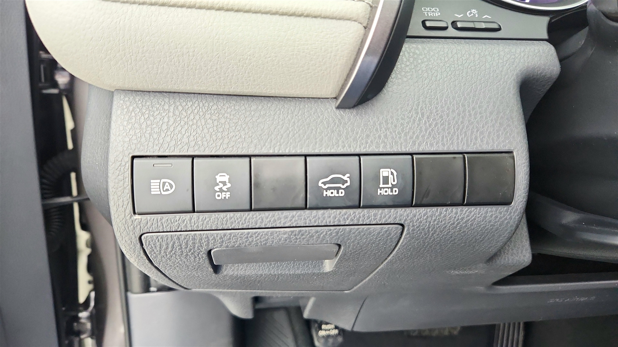 2023 Toyota Camry LE photo 40