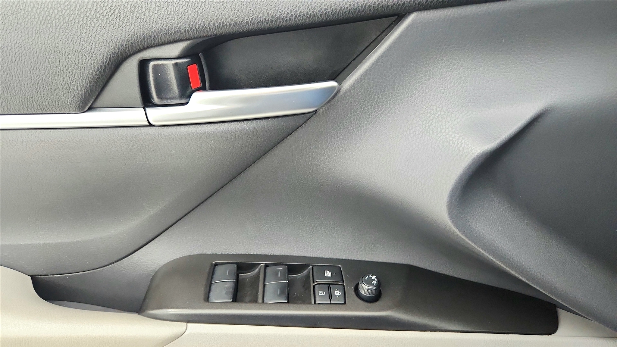 2023 Toyota Camry LE photo 41