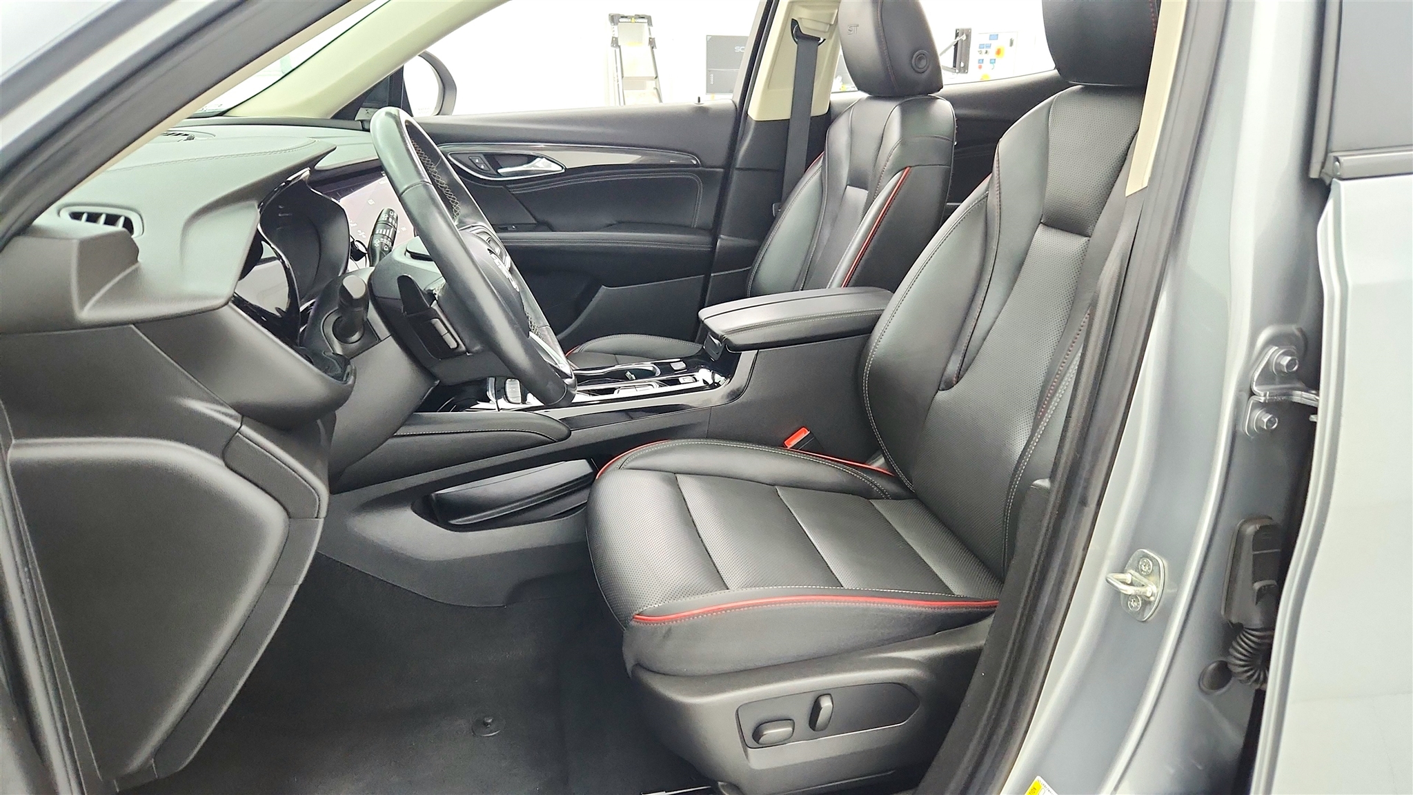 2023 Buick Envision Essence Sport photo 26