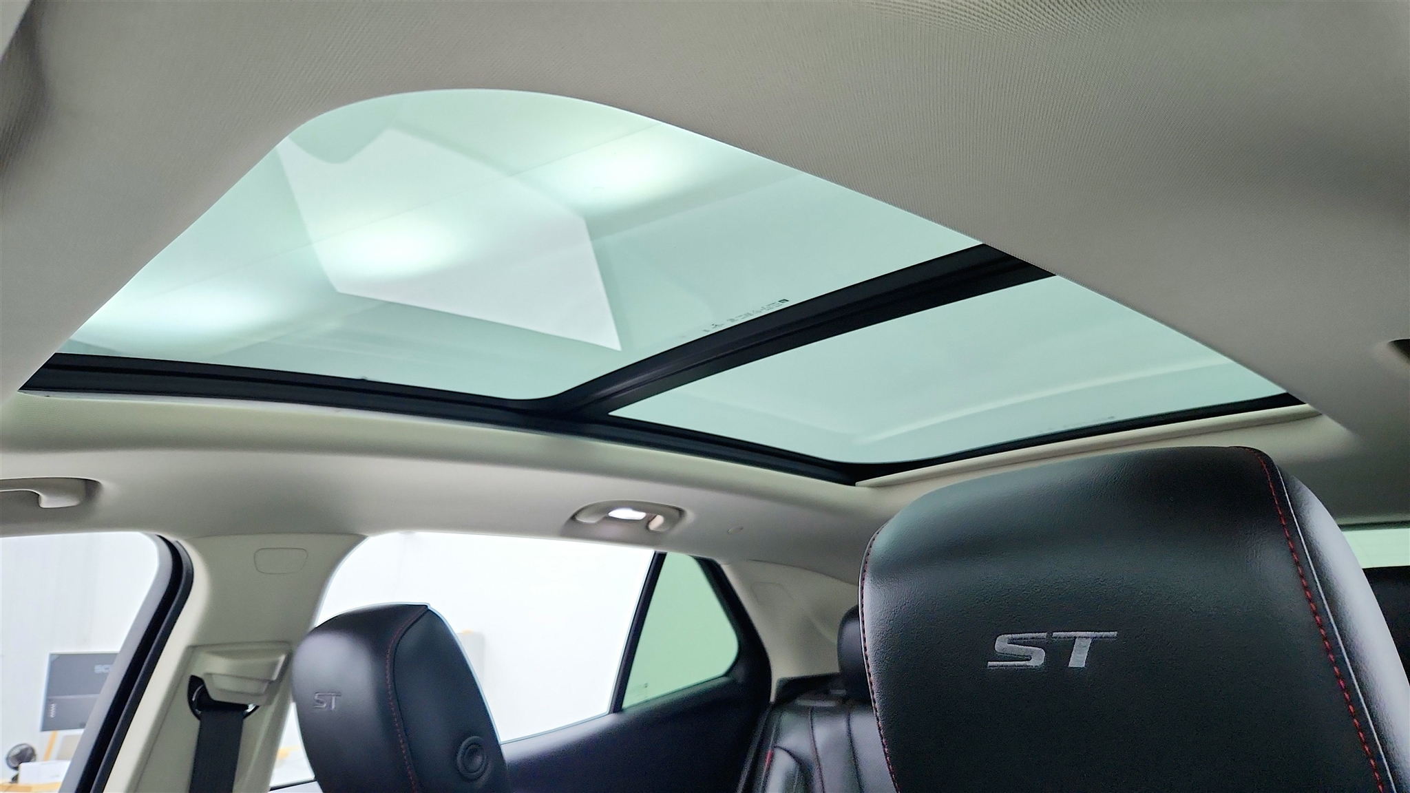 2023 Buick Envision Essence Sport photo 27