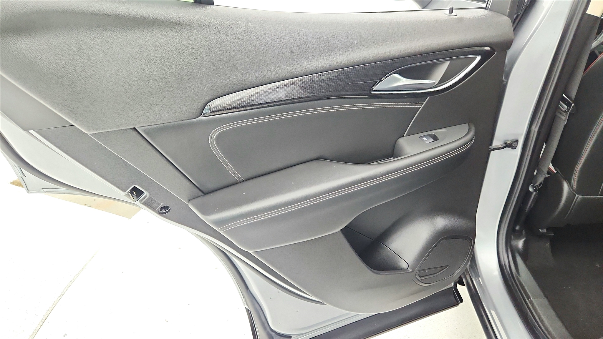 2023 Buick Envision Essence Sport photo 37