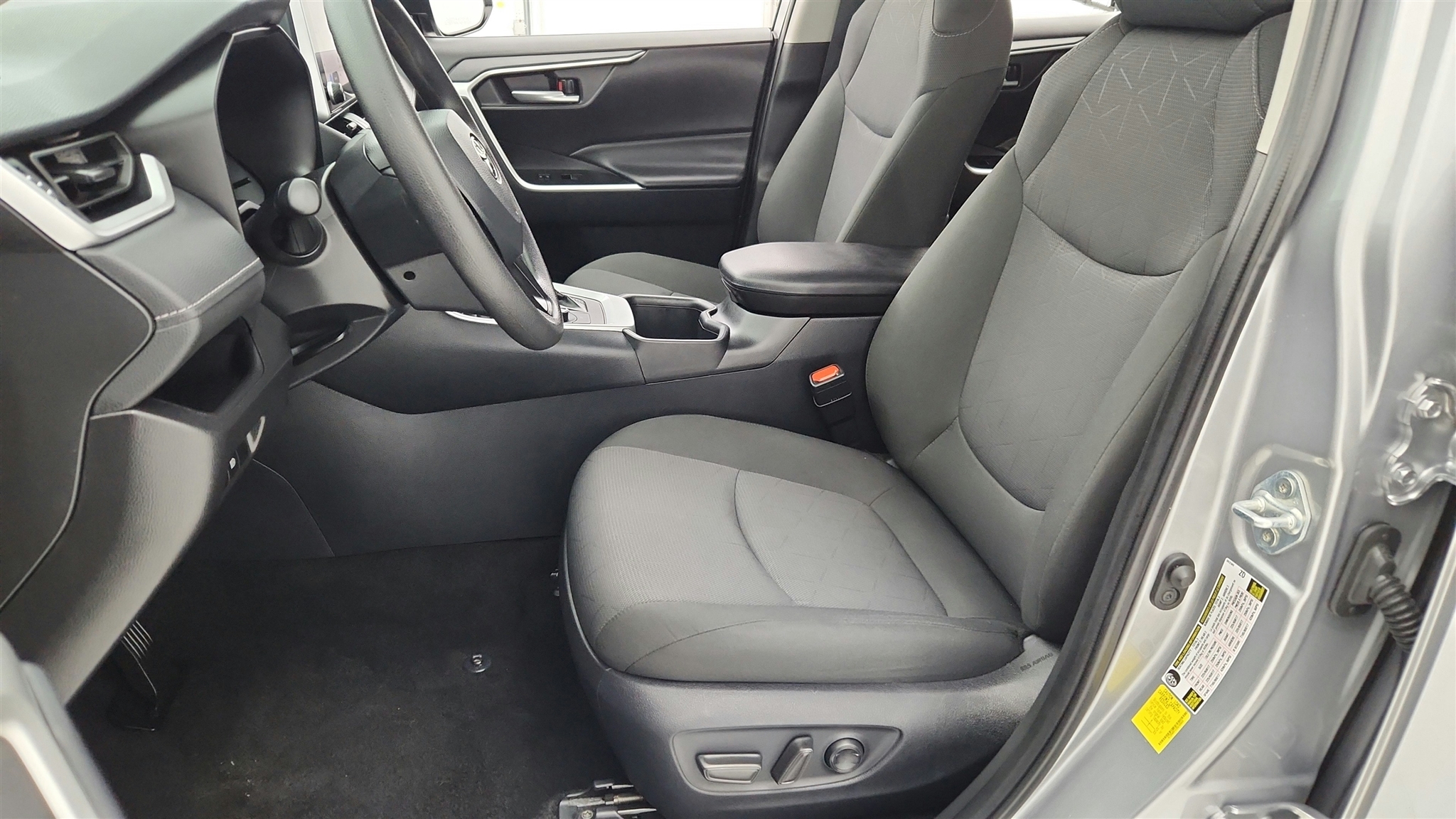 Toyota RAV4  2025