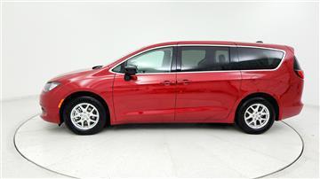 2024 Chrysler Voyager 