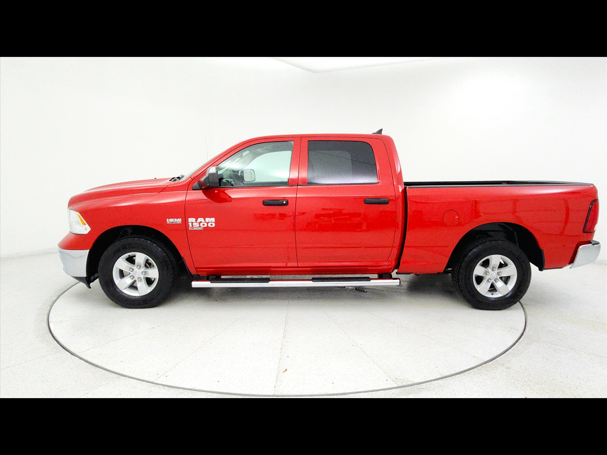 2022 RAM 1500 Classic SLT 4D Crew Cab