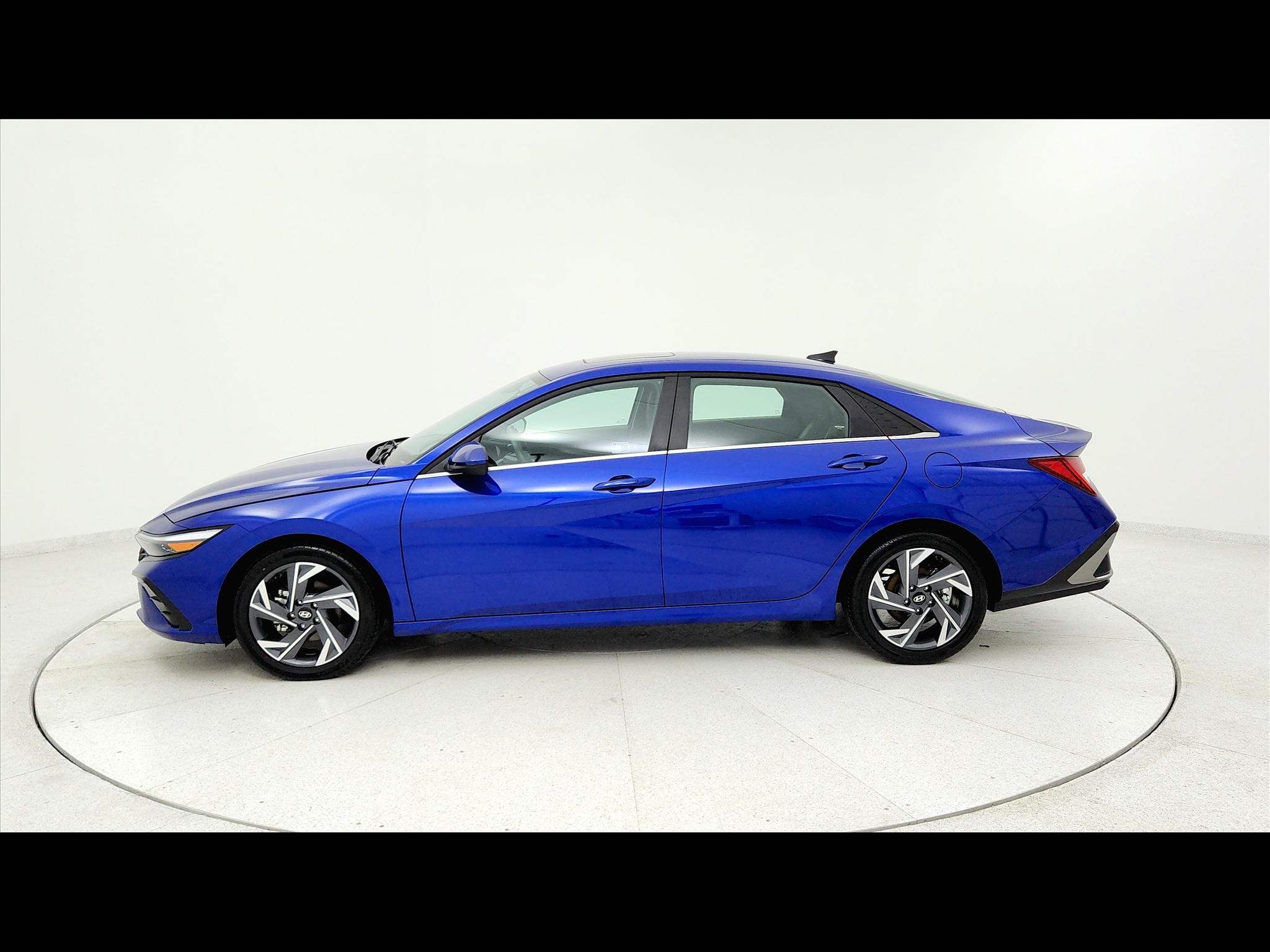 2025 Hyundai Elantra SEL Convenience 4D Sedan