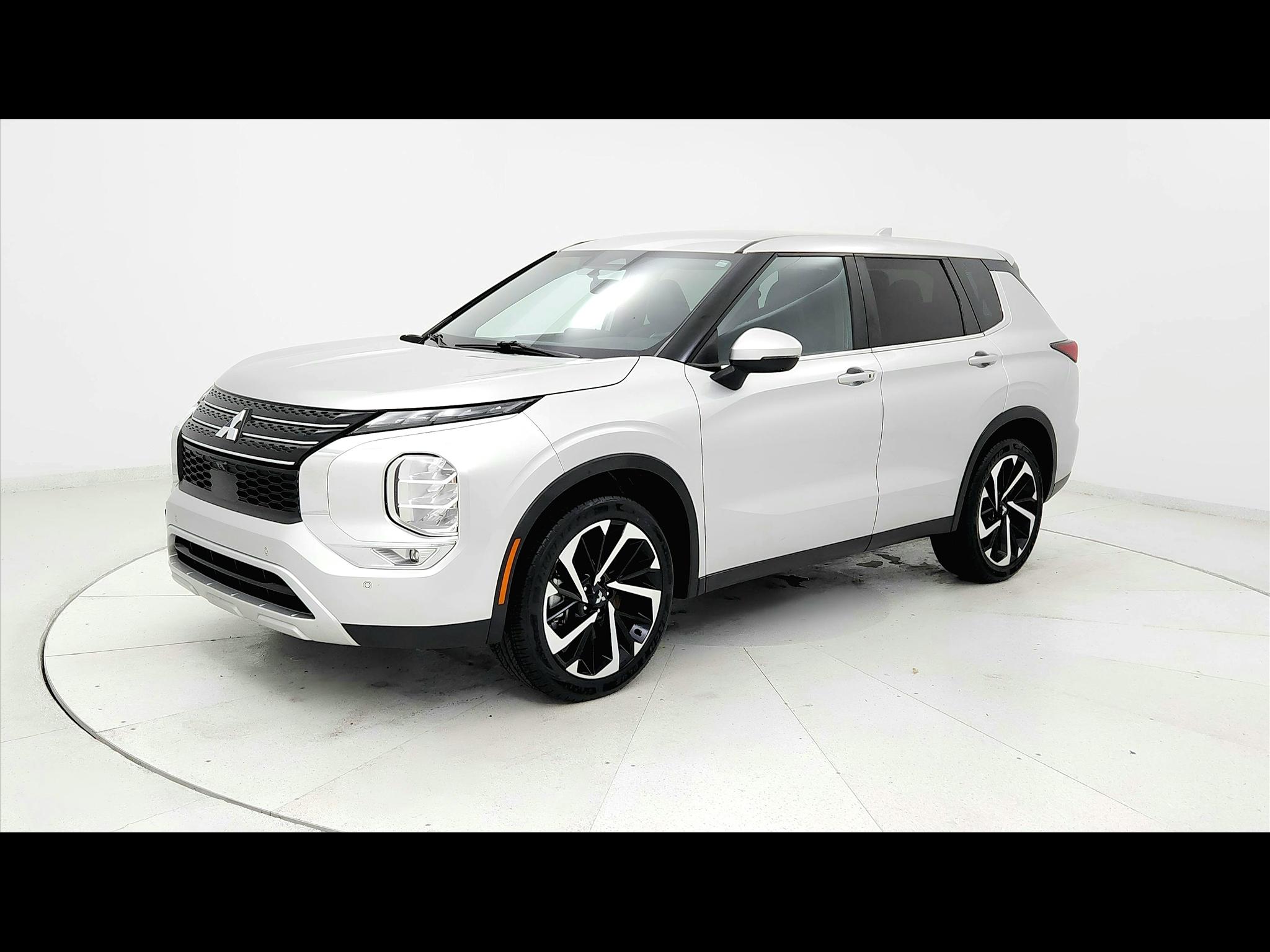 2024 Mitsubishi Outlander's photo