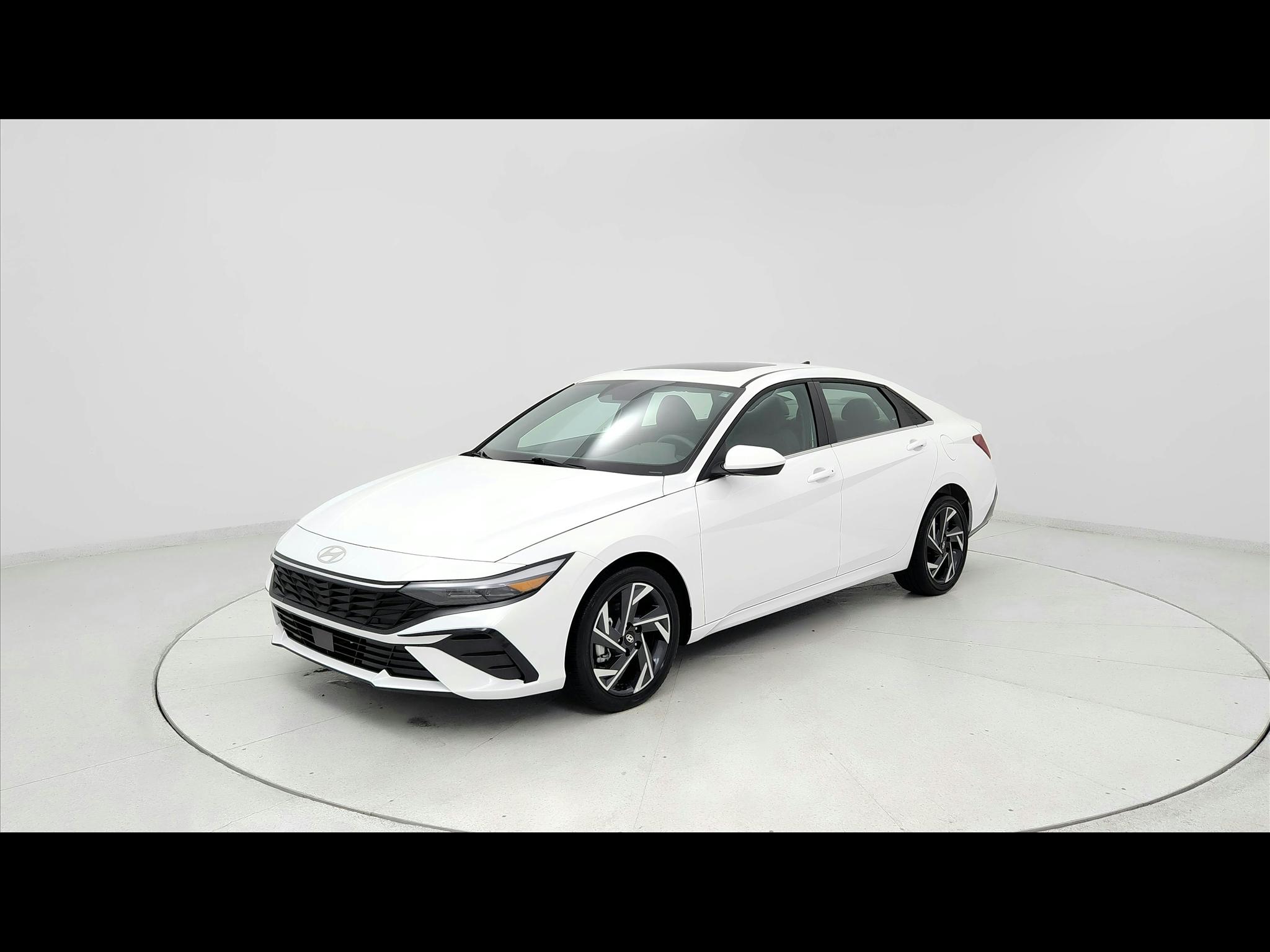 2025 Hyundai Elantra SEL Convenience 4D Sedan