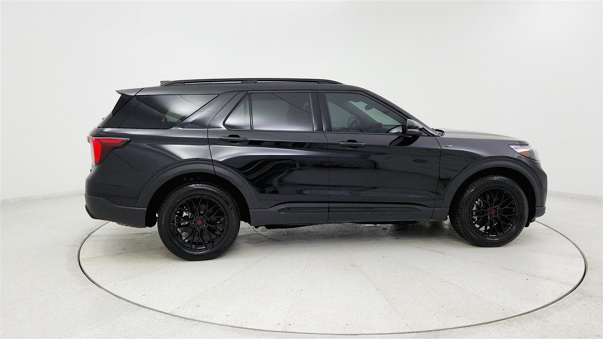 Ford Explorer photo 6
