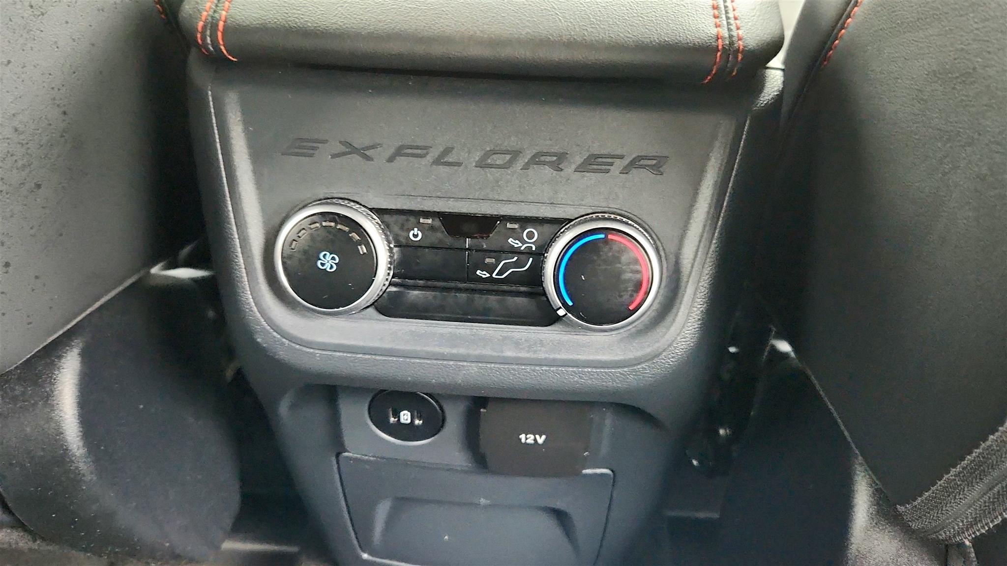 Ford Explorer photo 21
