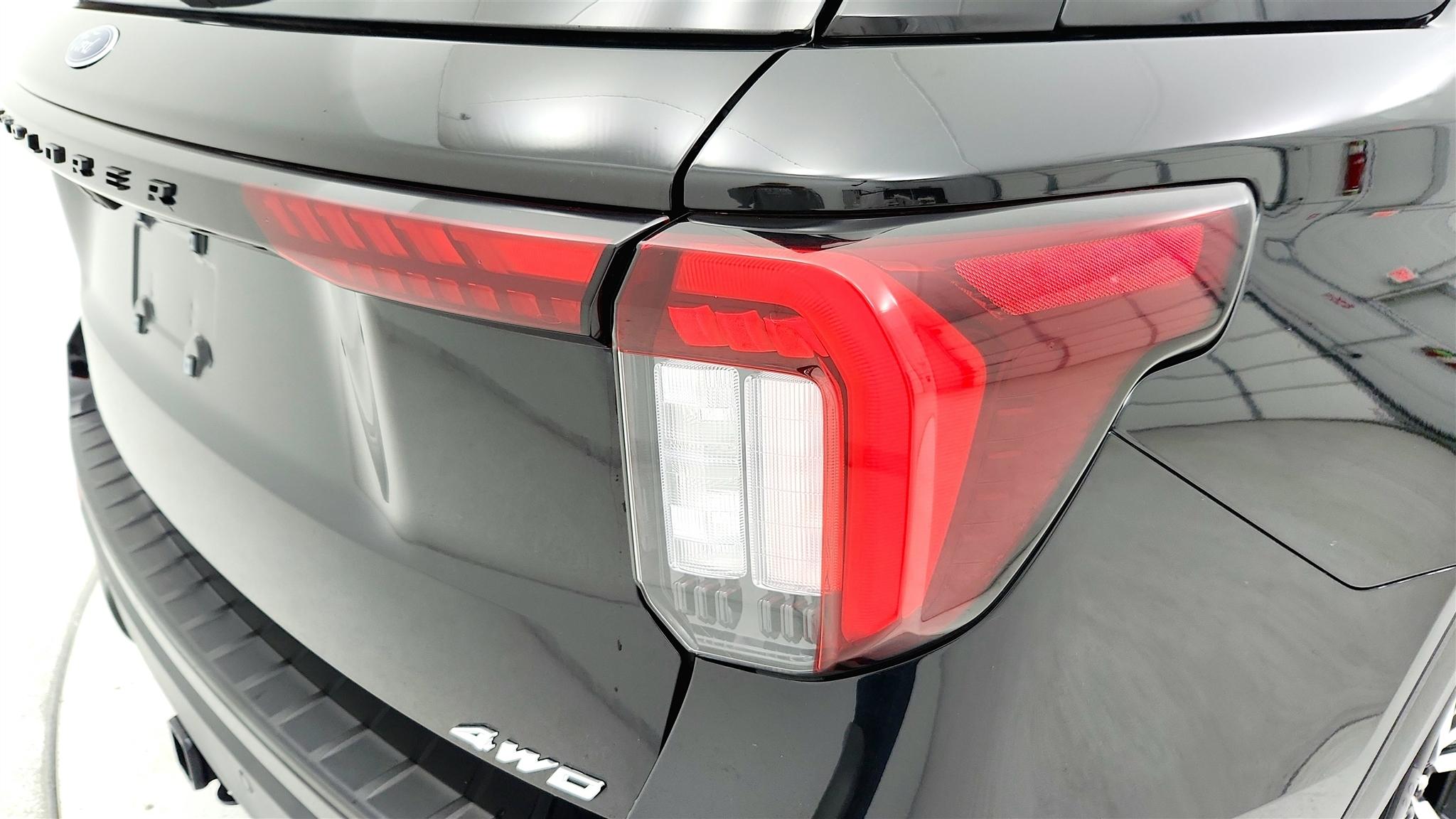 Ford Explorer photo 49