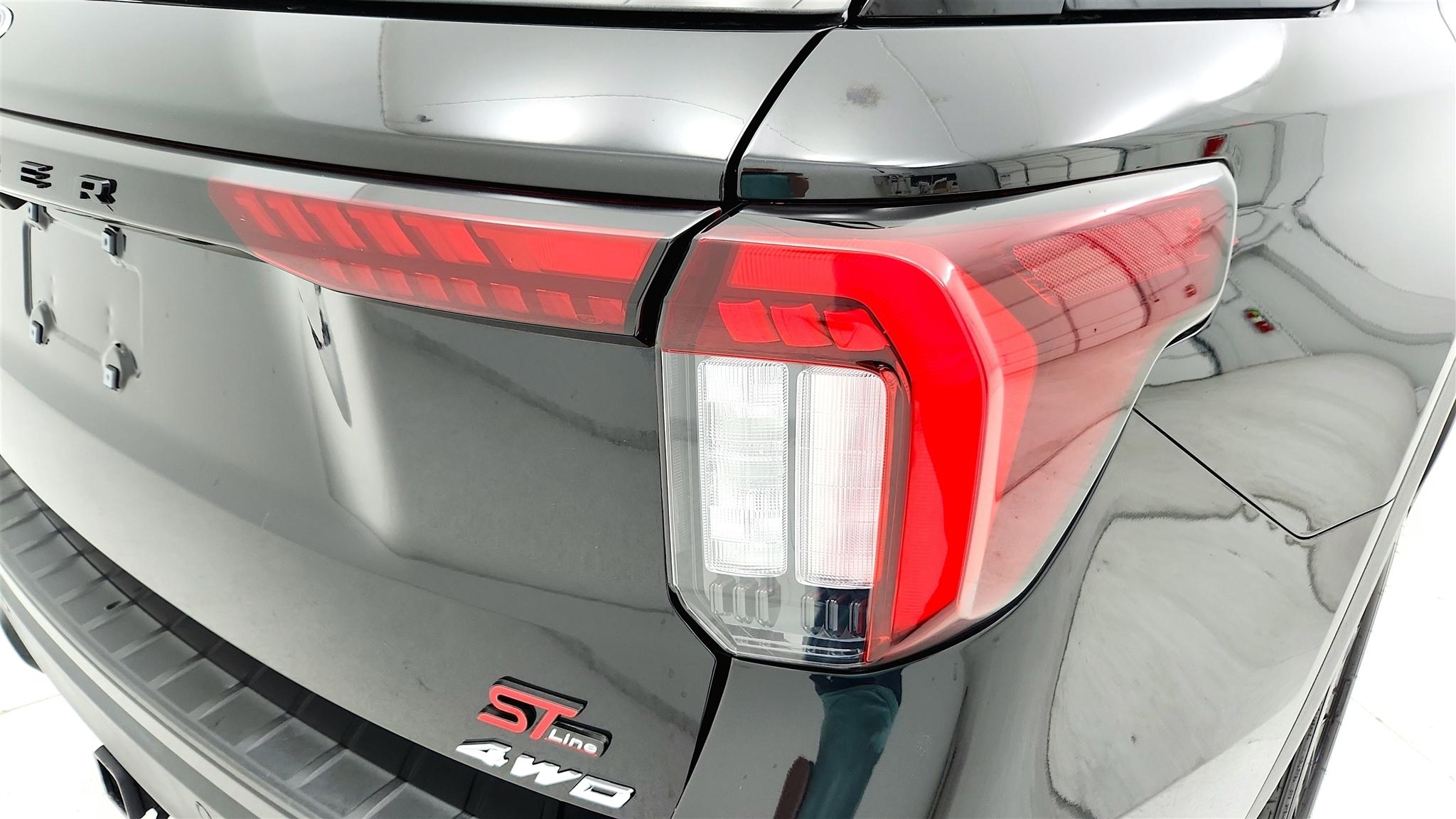 Ford Explorer photo 59