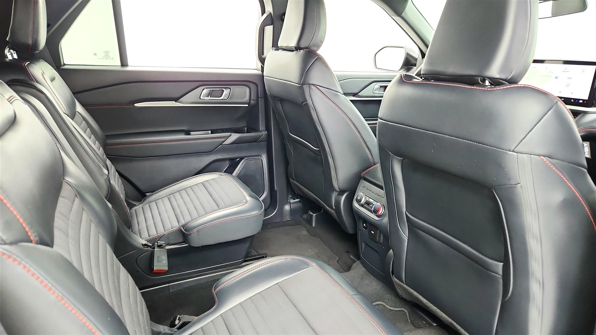 Ford Explorer photo 75