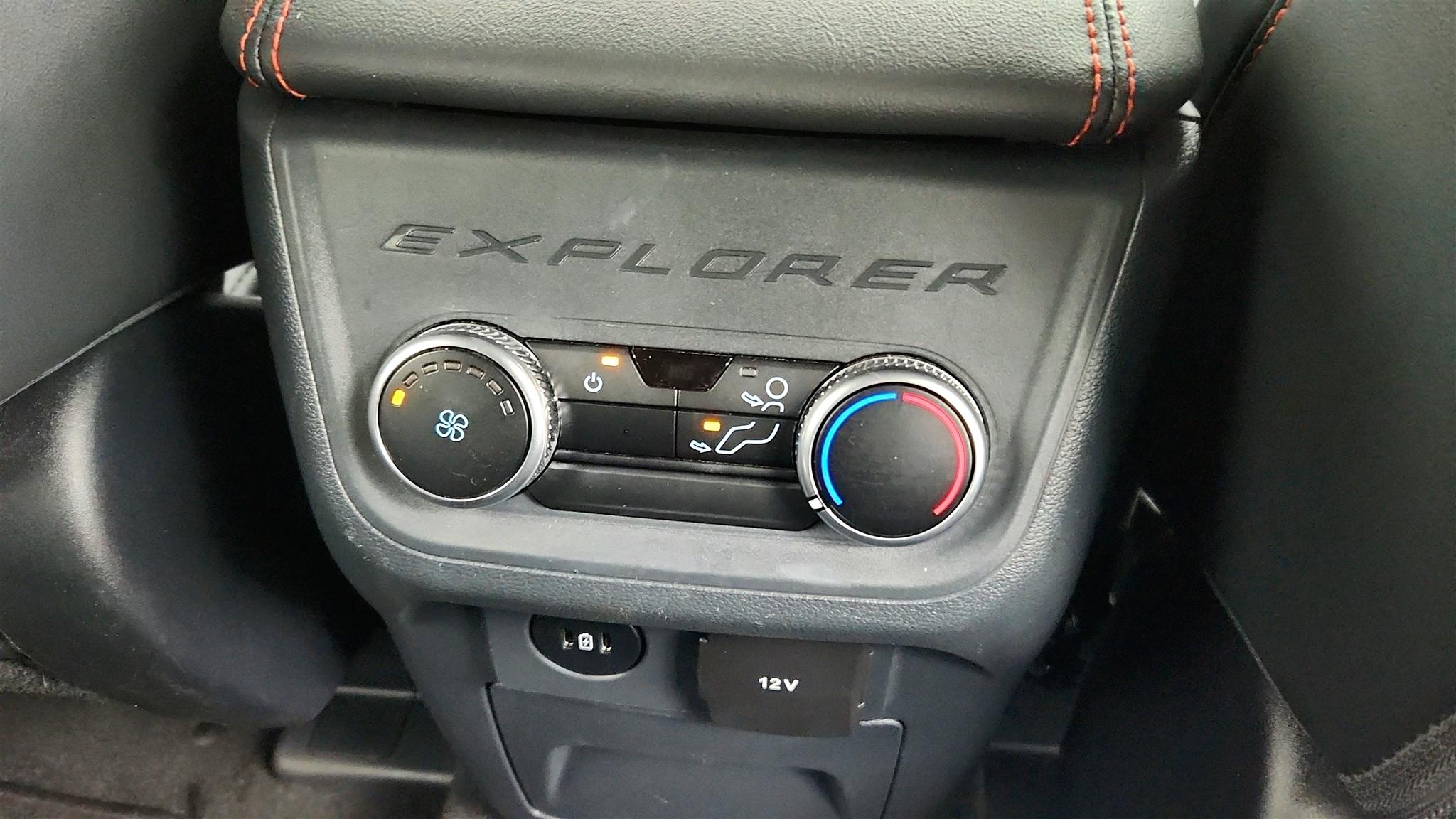 Ford Explorer photo 76