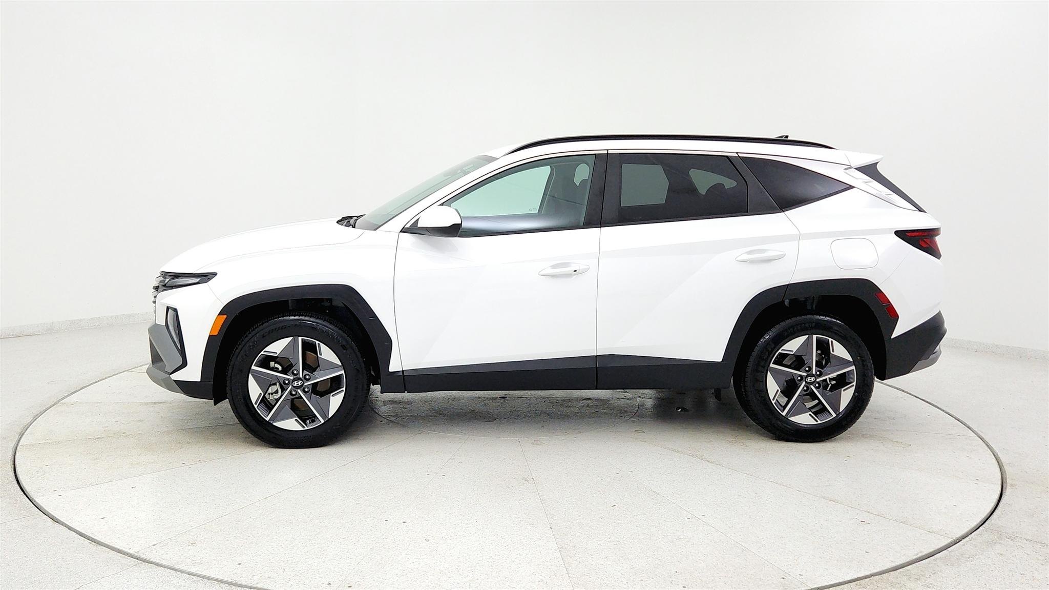 Hyundai Tucson photo 2