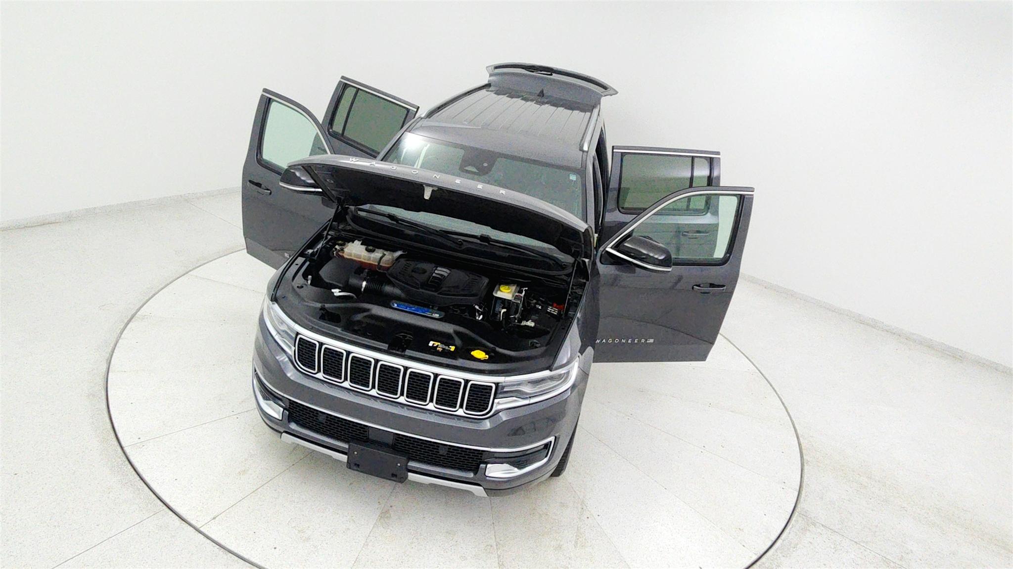 Jeep Wagoneer photo 43