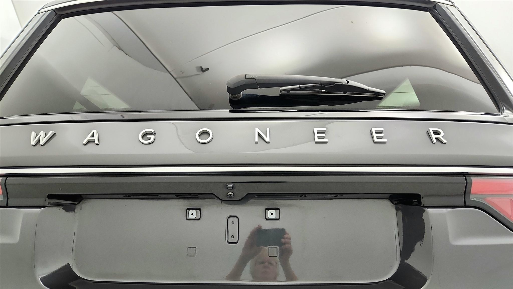Jeep Wagoneer photo 50