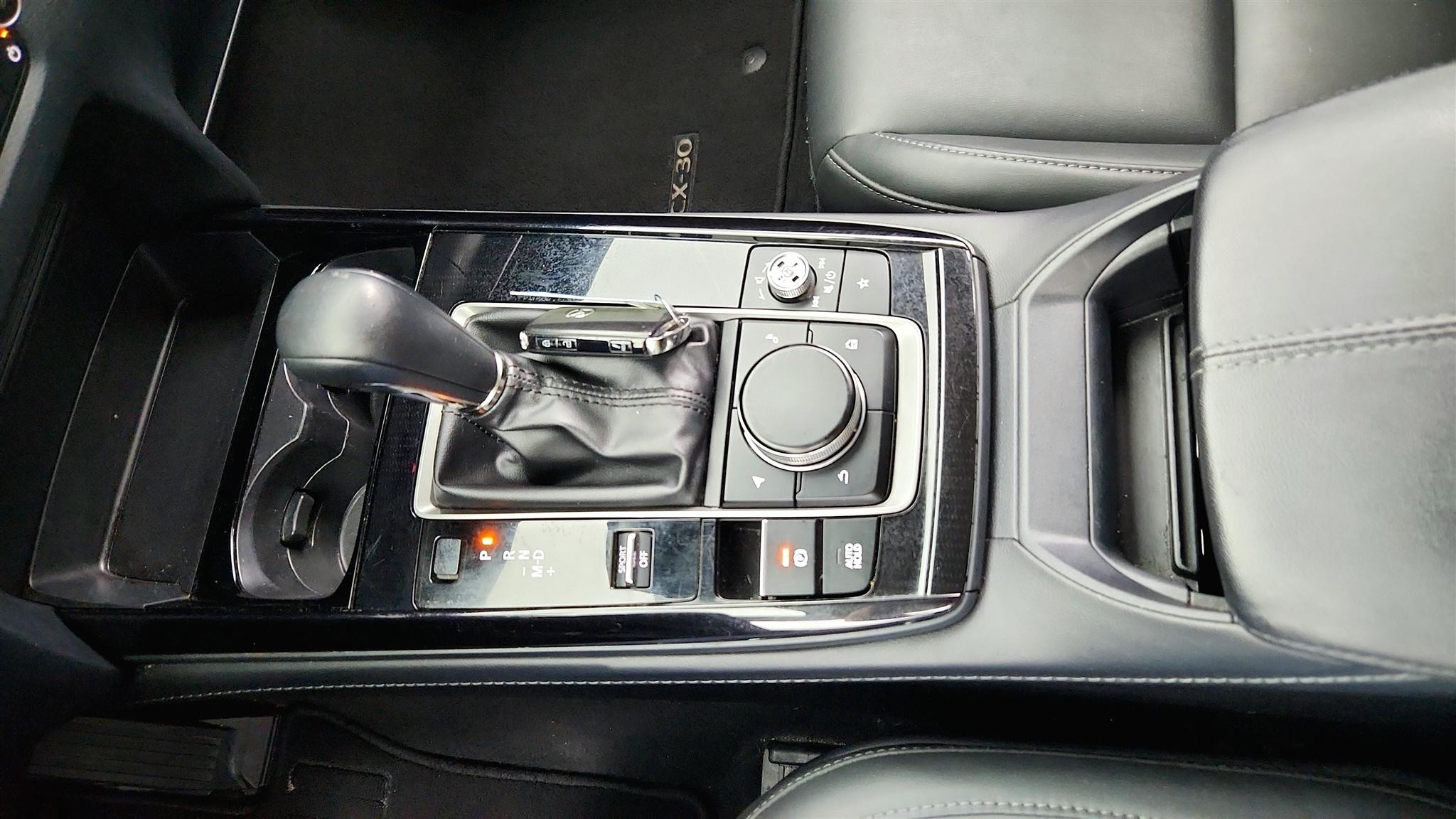 Mazda CX-30 photo 15