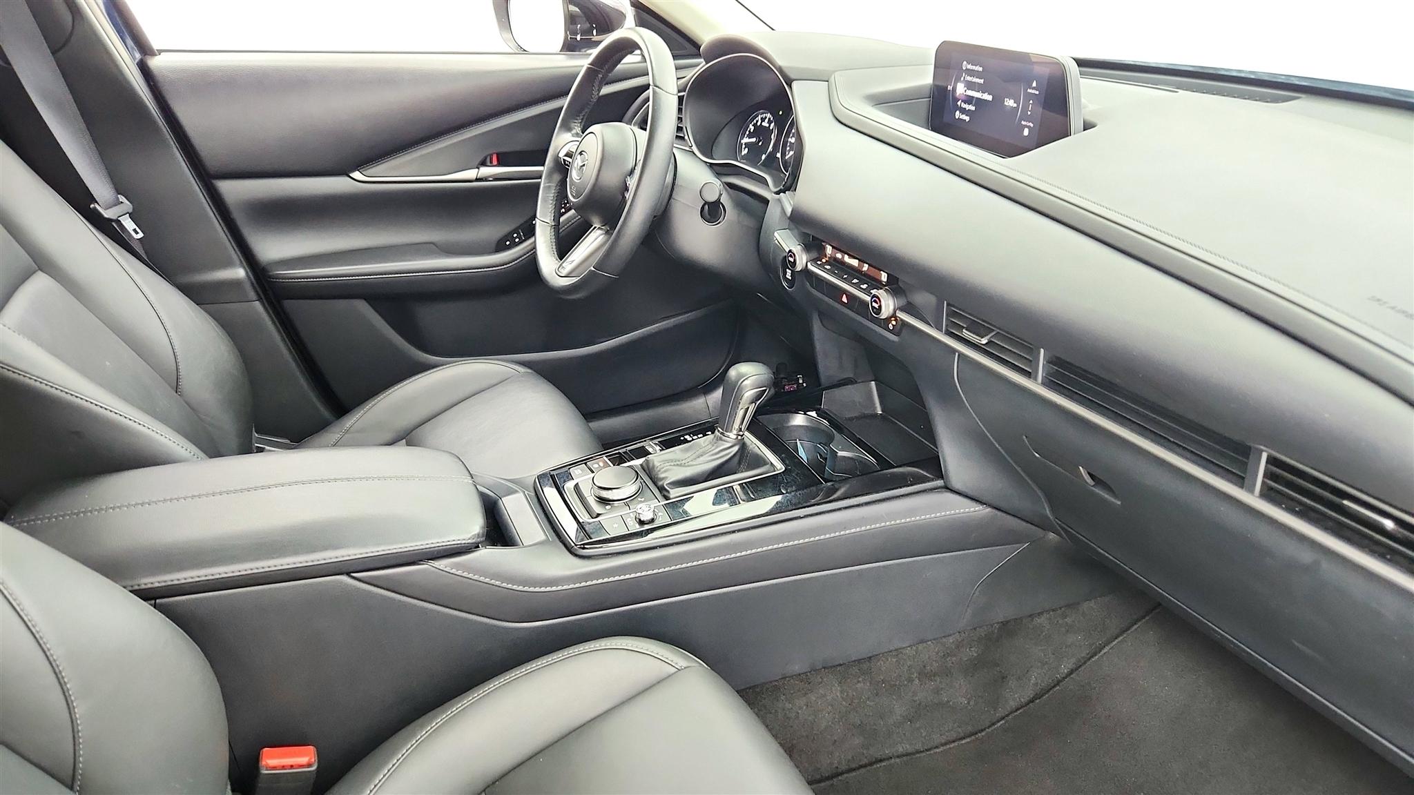 Mazda CX-30 photo 17