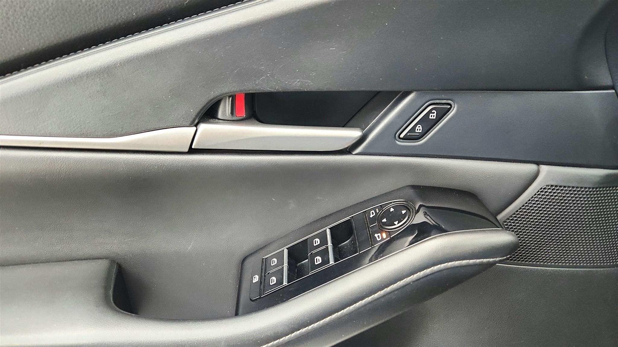 Mazda CX-30 photo 22