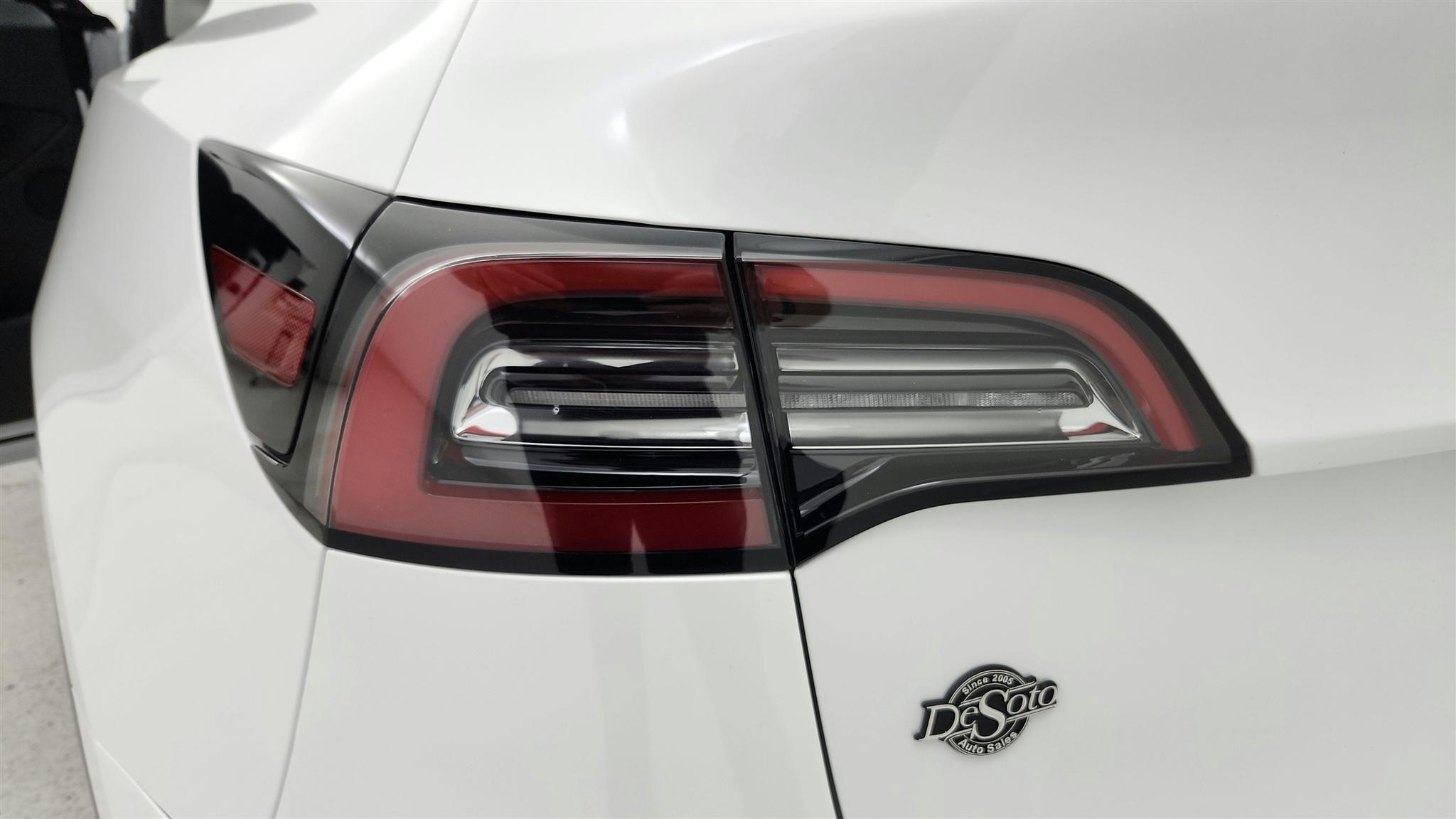 Tesla Model Y photo 19