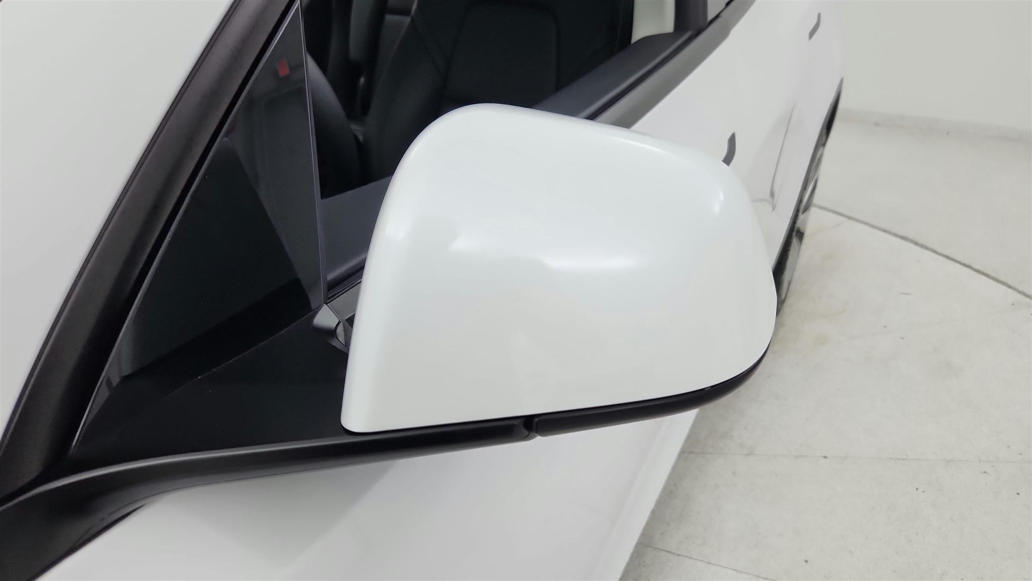 Tesla Model Y photo 22