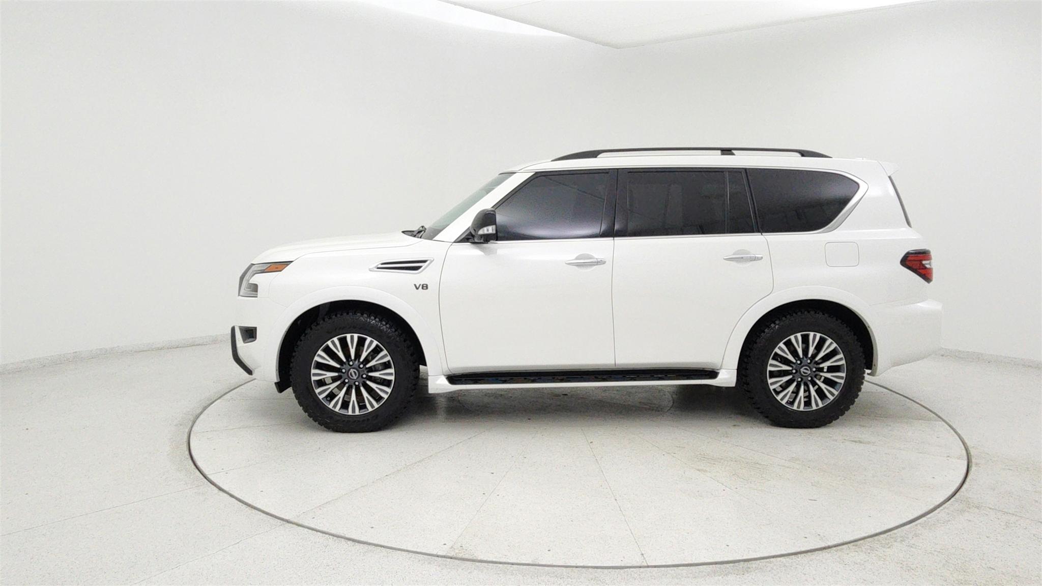 Nissan Armada photo 2
