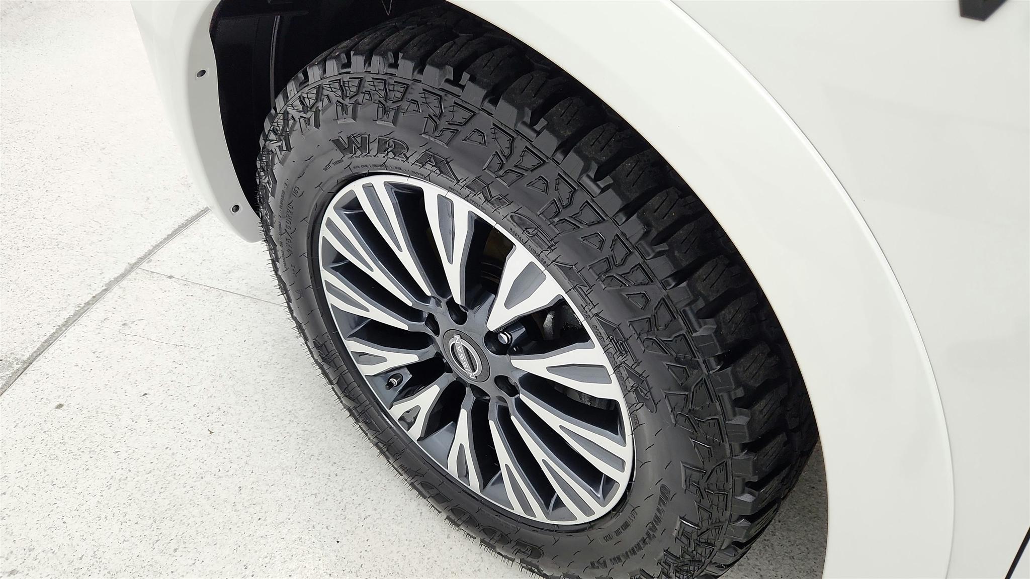 Nissan Armada photo 25