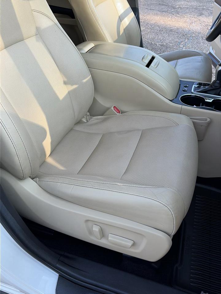 Toyota Highlander FWD 4dr V6 Limited (Natl) 2016
