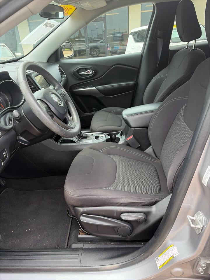 Jeep Cherokee Latitude FWD 2020
