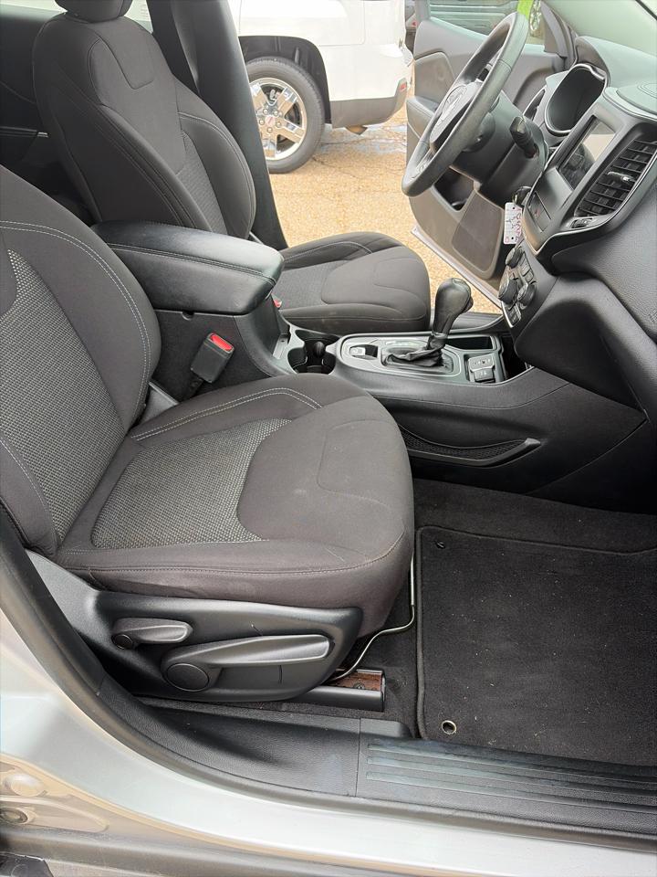 Jeep Cherokee Latitude FWD 2020
