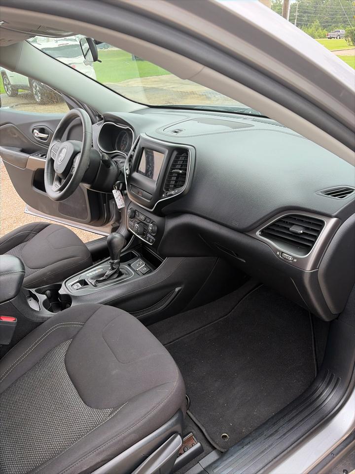 Jeep Cherokee Latitude FWD 2020