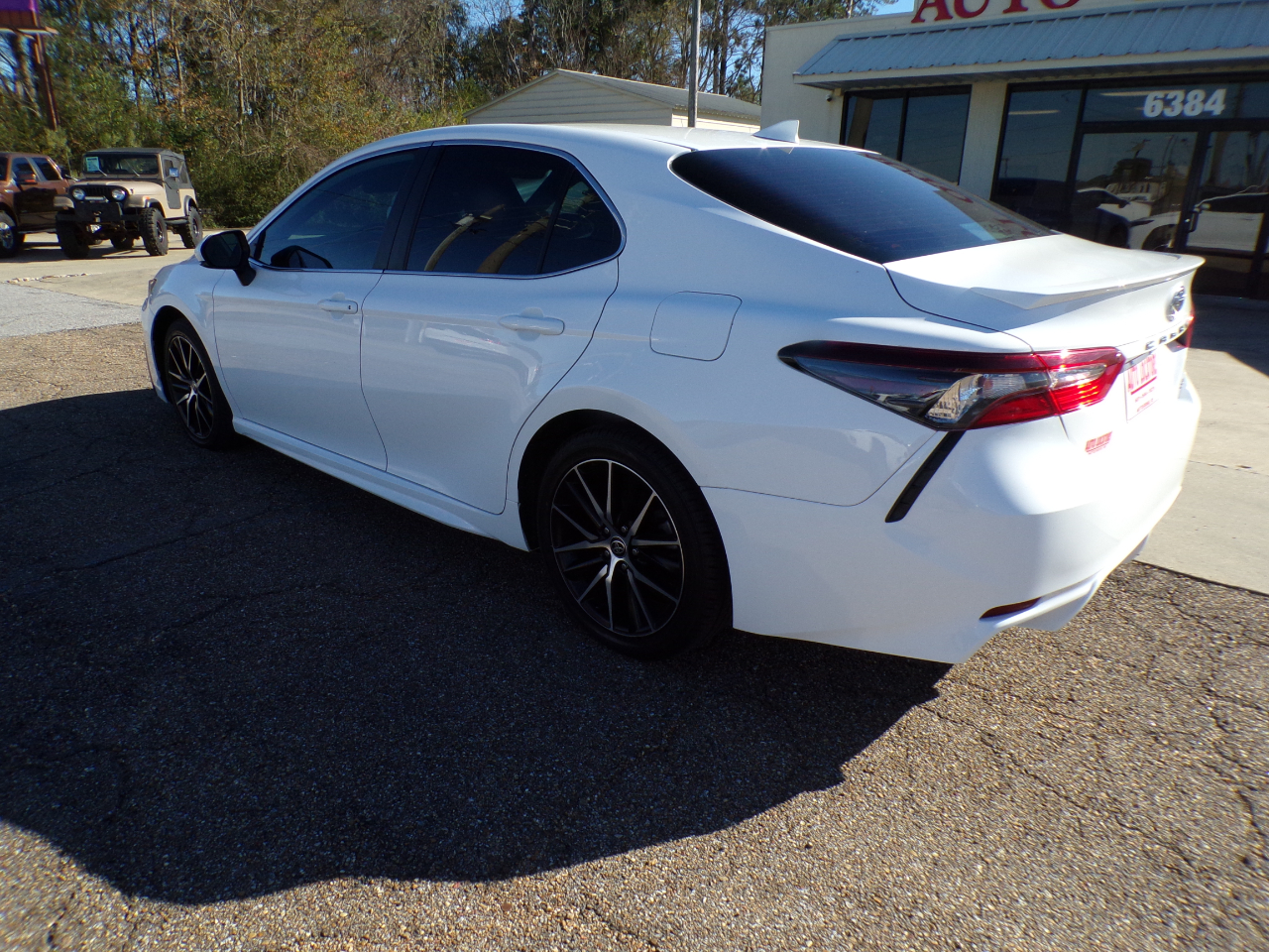 Toyota Camry SE Auto (Natl) 2022