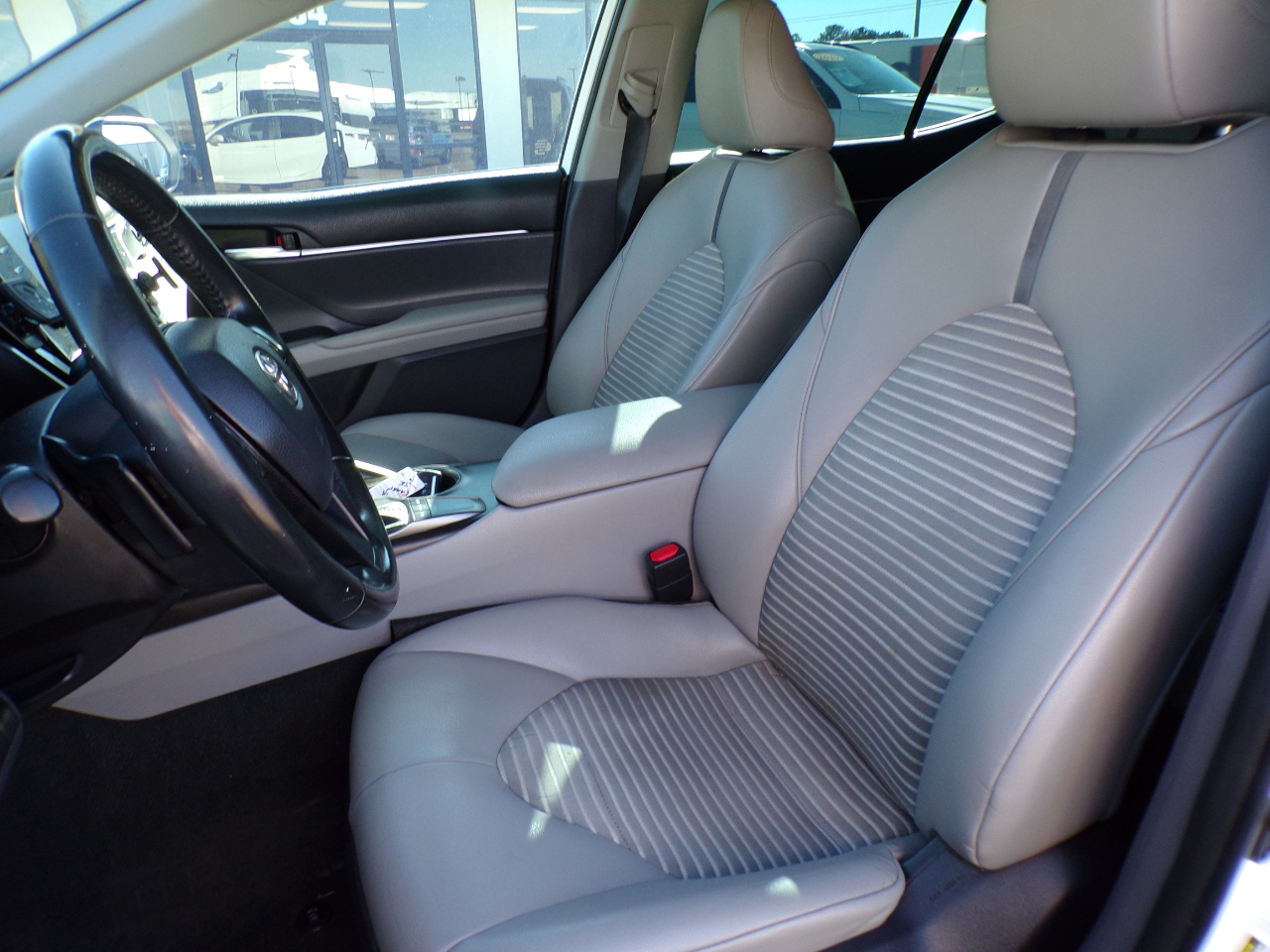 Toyota Camry SE Auto (Natl) 2022