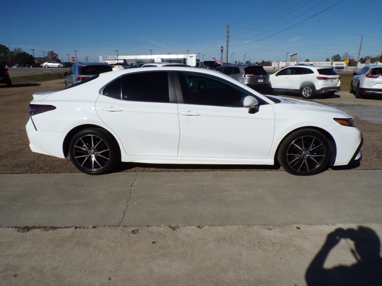 Toyota Camry SE Auto (Natl) 2022