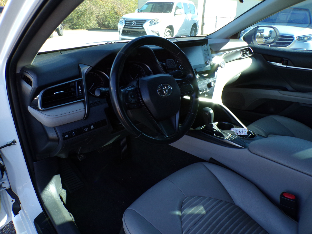 Toyota Camry SE Auto (Natl) 2022