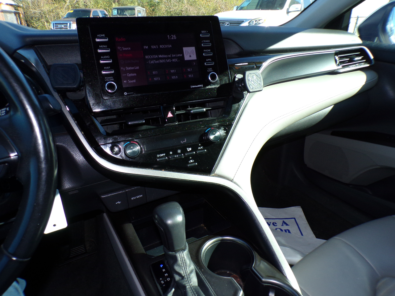 Toyota Camry SE Auto (Natl) 2022