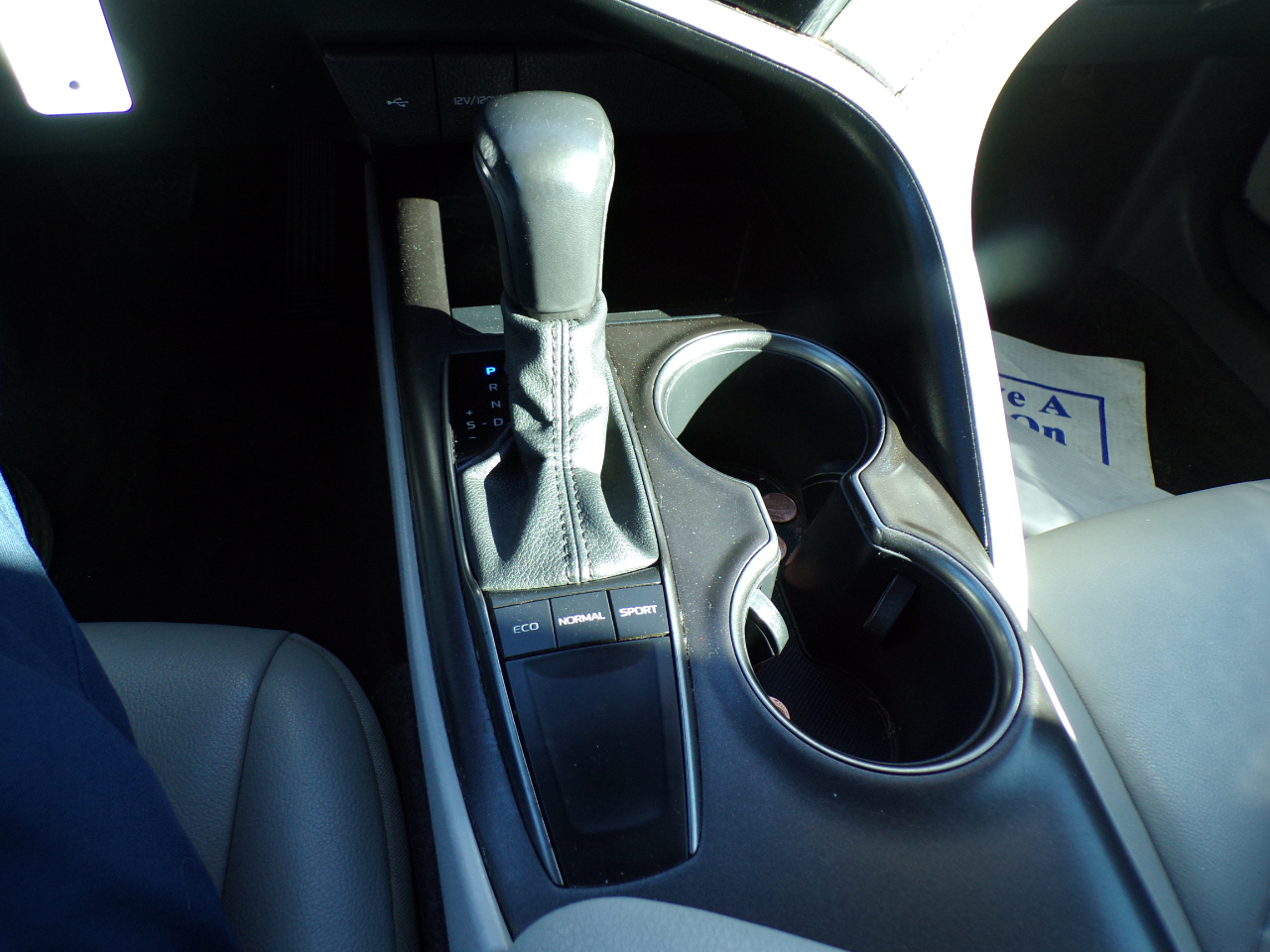 Toyota Camry SE Auto (Natl) 2022