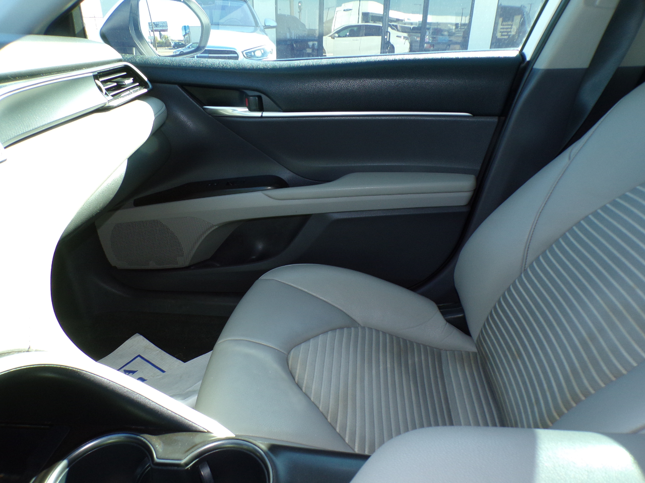 Toyota Camry SE Auto (Natl) 2022