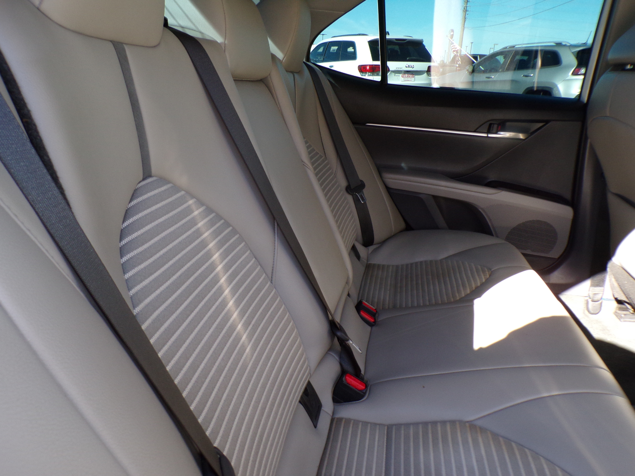 Toyota Camry SE Auto (Natl) 2022