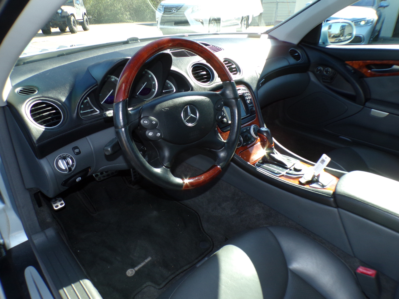 Mercedes-Benz SL-Class 2dr Roadster 5.0L 2003