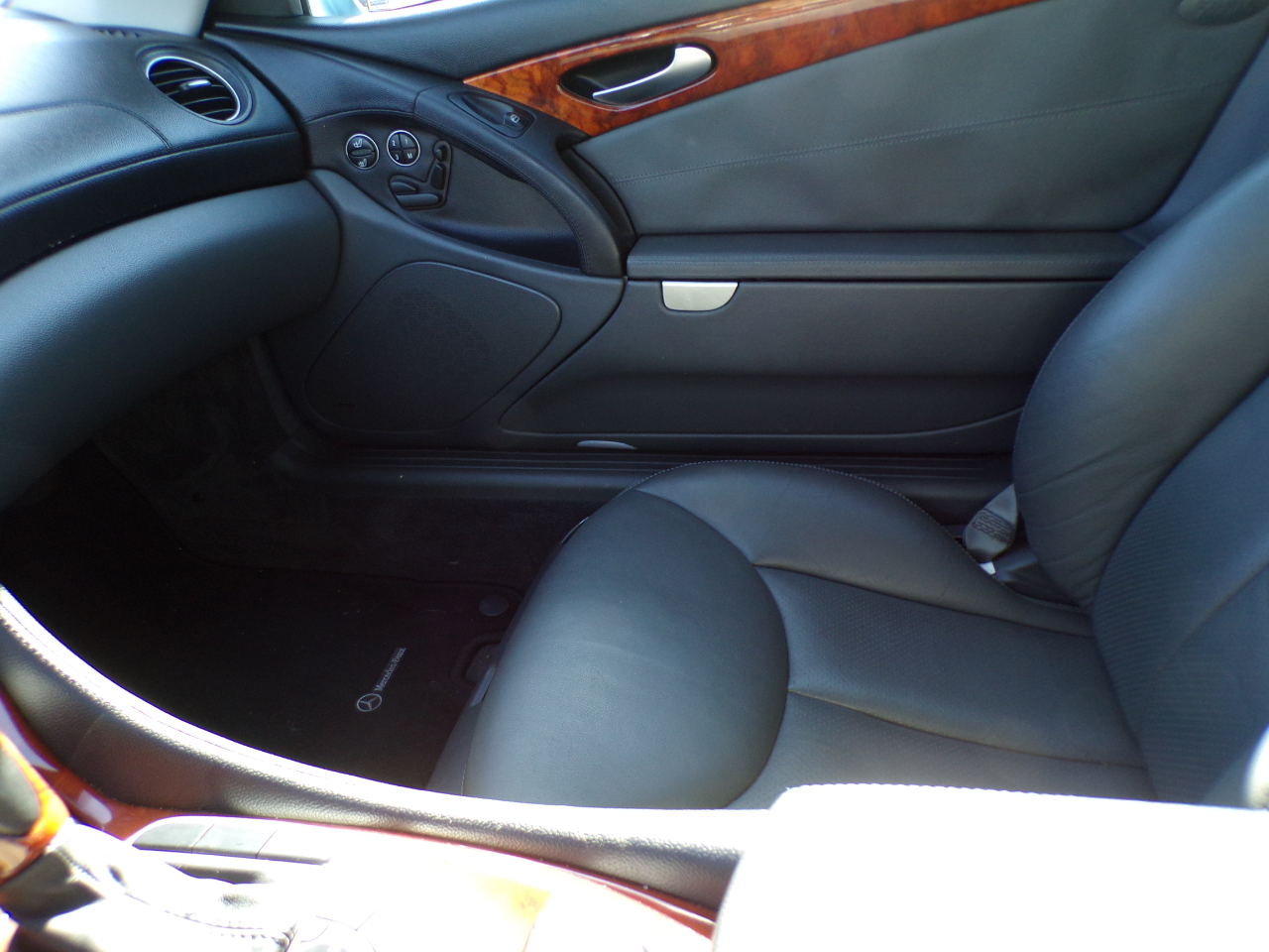 Mercedes-Benz SL-Class 2dr Roadster 5.0L 2003