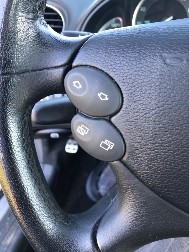 Mercedes-Benz SL-Class 2dr Roadster 5.0L 2003