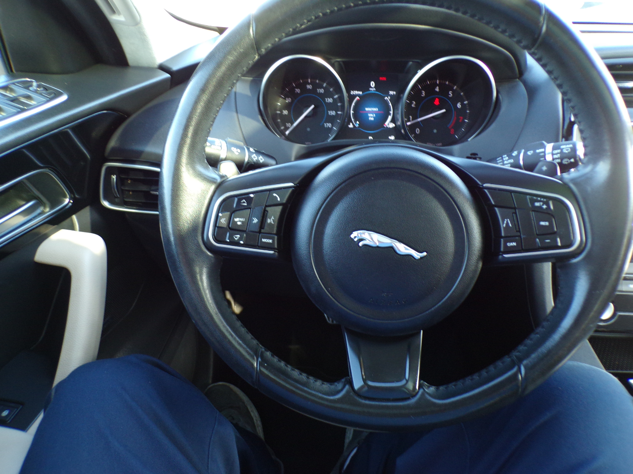 Jaguar F-Pace 25t AWD 2019