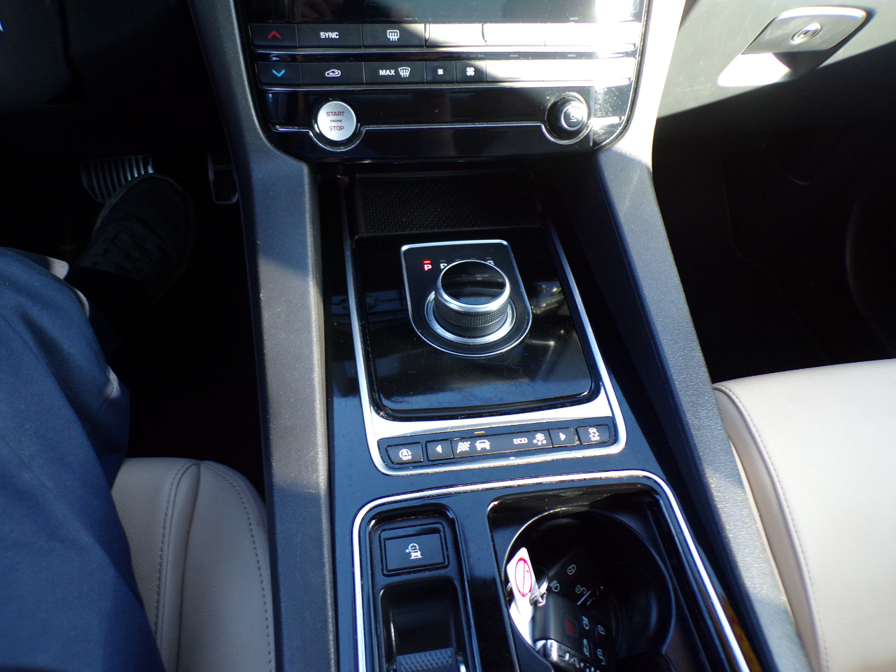 Jaguar F-Pace 25t AWD 2019