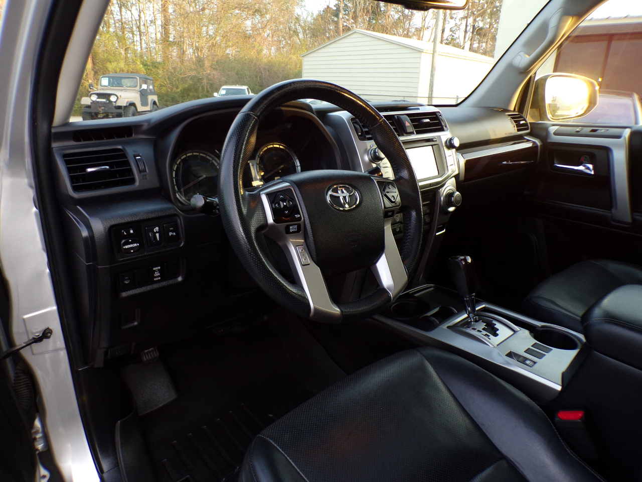 Toyota 4Runner RWD 4dr V6 Limited (Natl) 2015